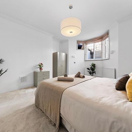 Apartmán Harrods 2 Bed Lux Flat W/Patio Londýn Exteriér fotografie