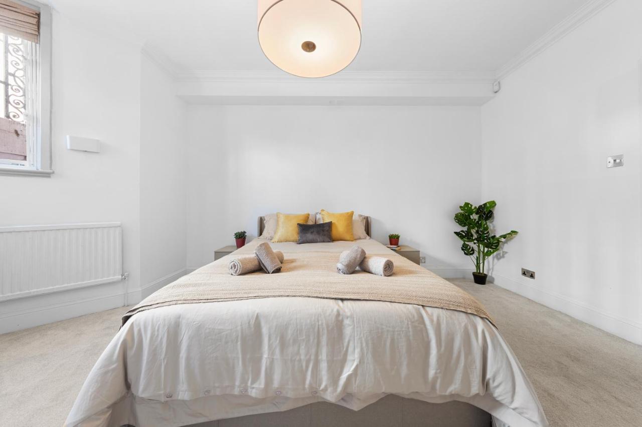 Apartmán Harrods 2 Bed Lux Flat W/Patio Londýn Exteriér fotografie