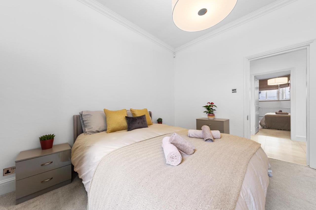 Apartmán Harrods 2 Bed Lux Flat W/Patio Londýn Exteriér fotografie