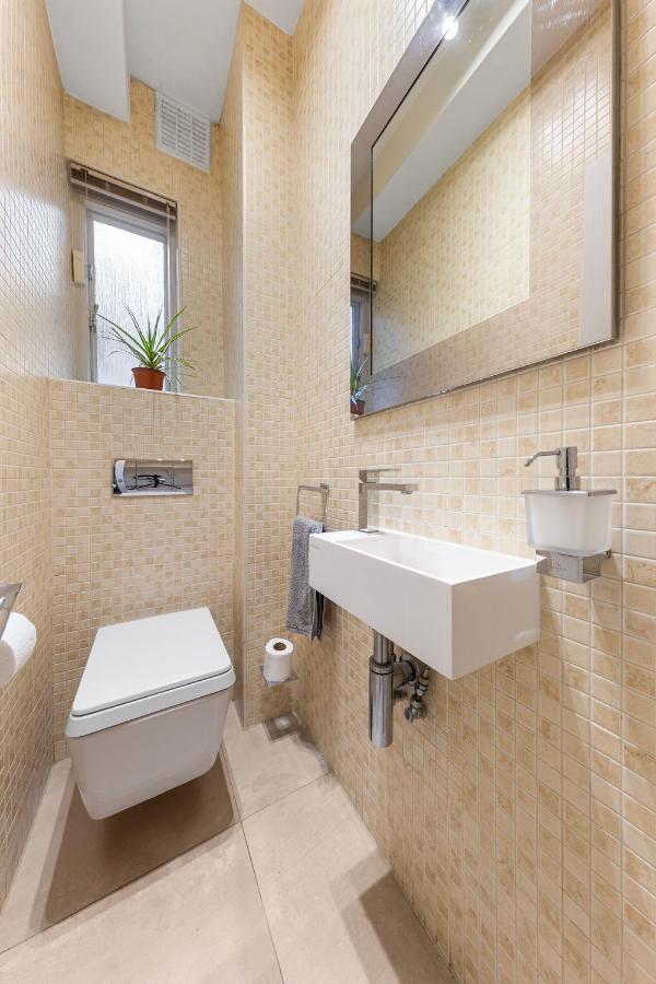 Apartmán Harrods 2 Bed Lux Flat W/Patio Londýn Exteriér fotografie