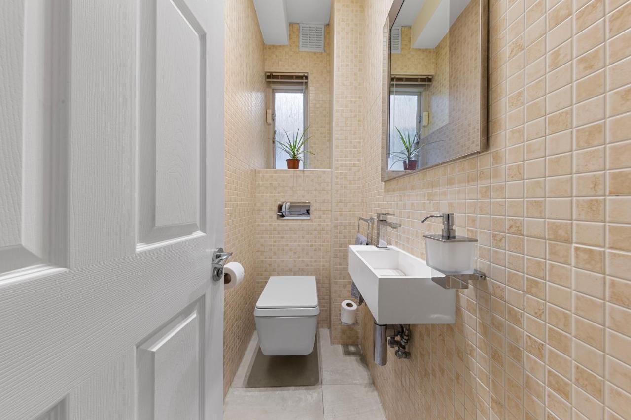 Apartmán Harrods 2 Bed Lux Flat W/Patio Londýn Exteriér fotografie