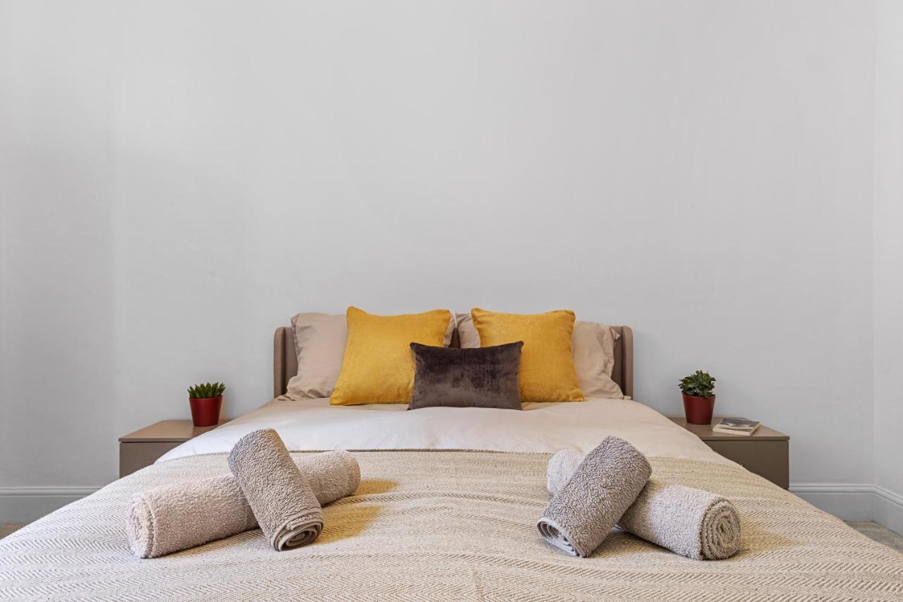 Apartmán Harrods 2 Bed Lux Flat W/Patio Londýn Exteriér fotografie
